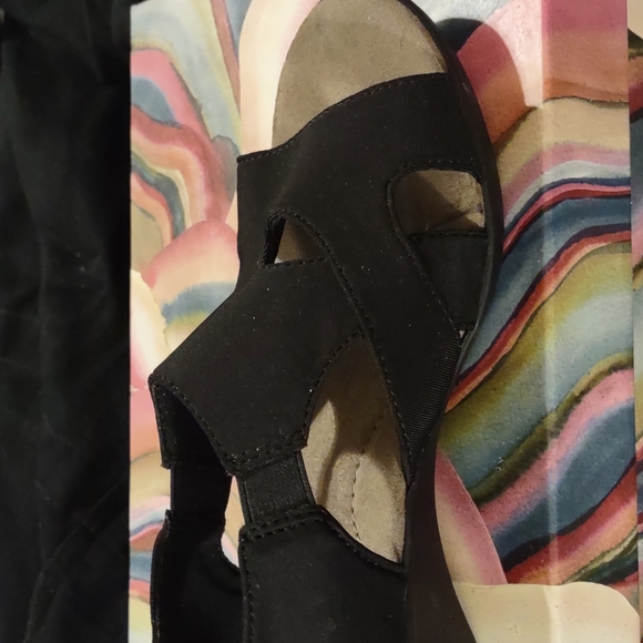 FADED GLORY WORN 1 TIMES, LOOKS LIKE NEW, OPEN TOE WELL PADDED SIZE 7 - Picture 4 of 5